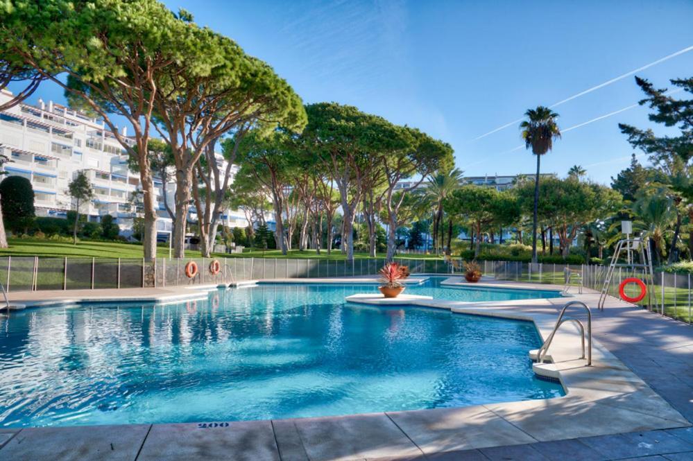 Ferienwohnung Playas Del Duque, Puerto Banus, Golf .Playa Y Compras Marbella Exterior foto